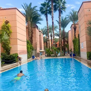 Kamal De Luxe Avec Jacuzzi Et Trois Piscines Au Coeur De Marrakech (adults Only) Maison d'hôtes